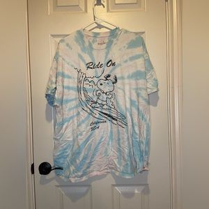 One size fits all blue and pink tie dye snoopy “ ride on” T shirt